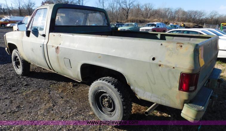 image for item K5412 1984 Chevrolet pickup truck