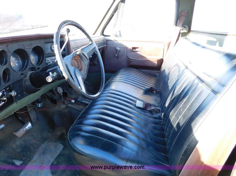 image for item K5412 1984 Chevrolet pickup truck