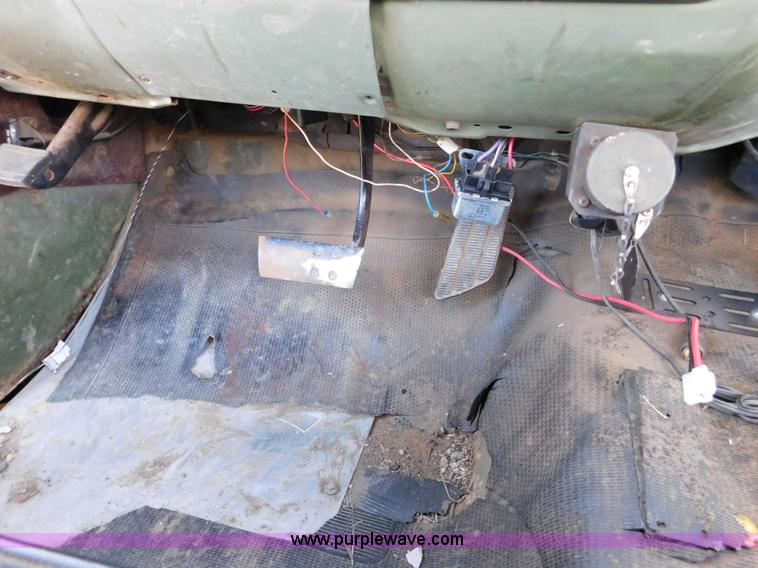 image for item K5412 1984 Chevrolet pickup truck