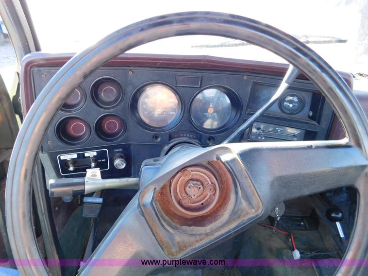 image for item K5412 1984 Chevrolet pickup truck