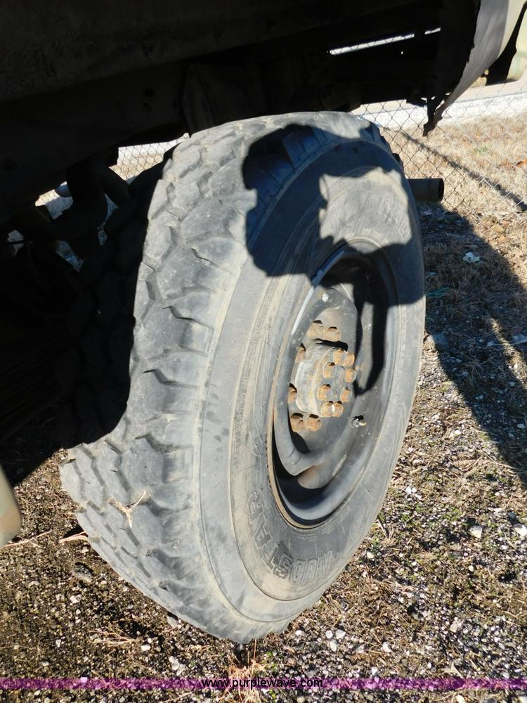 image for item K5412 1984 Chevrolet pickup truck