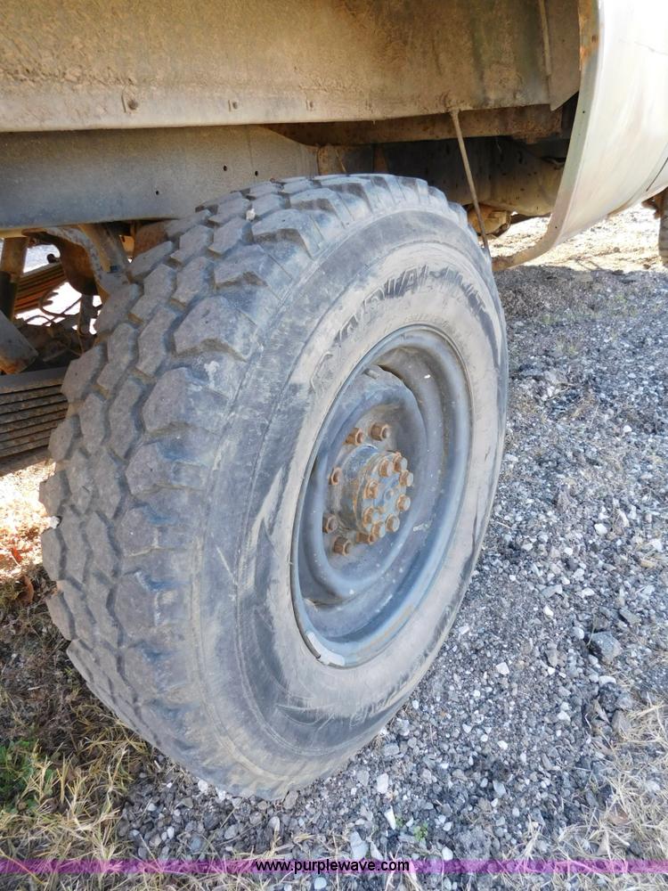 image for item K5412 1984 Chevrolet pickup truck