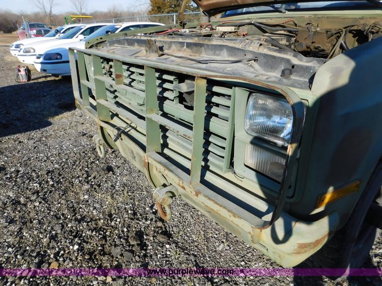 image for item K5412 1984 Chevrolet pickup truck