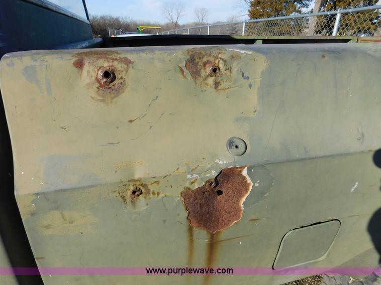 image for item K5412 1984 Chevrolet pickup truck