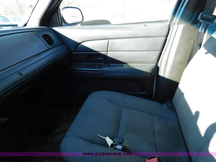 image for item K5413 2006 Ford Crown Victoria Police Interceptor
