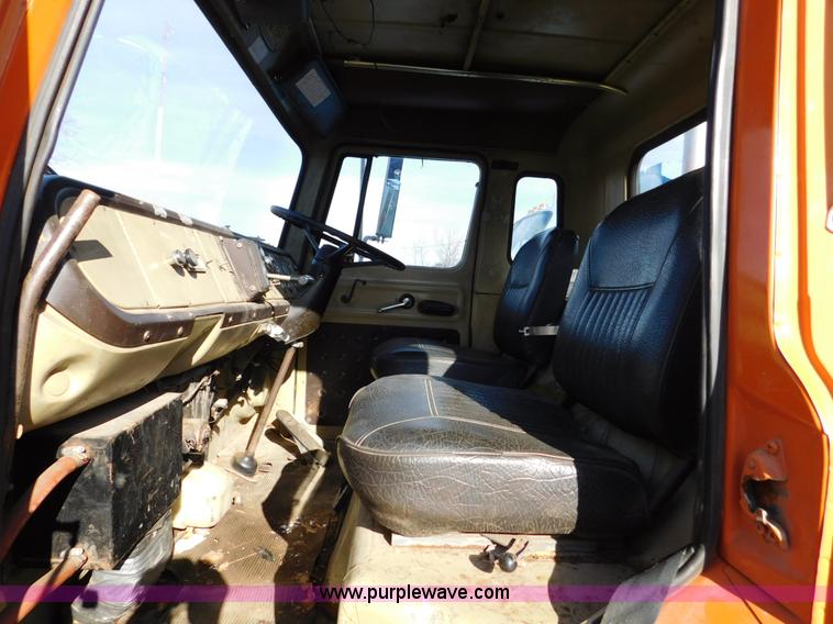 image for item K5418 1978 International Cargo Star B flatbed truck