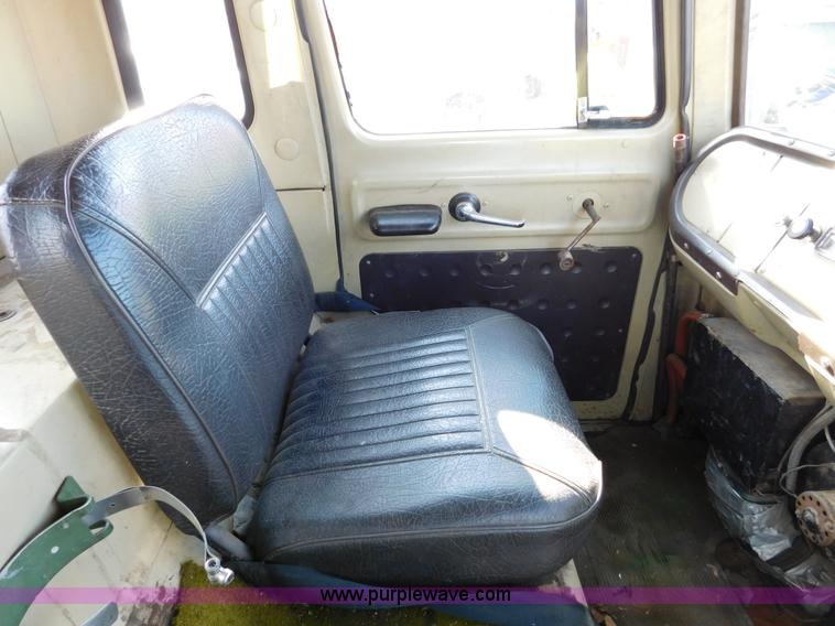 image for item K5418 1978 International Cargo Star B flatbed truck