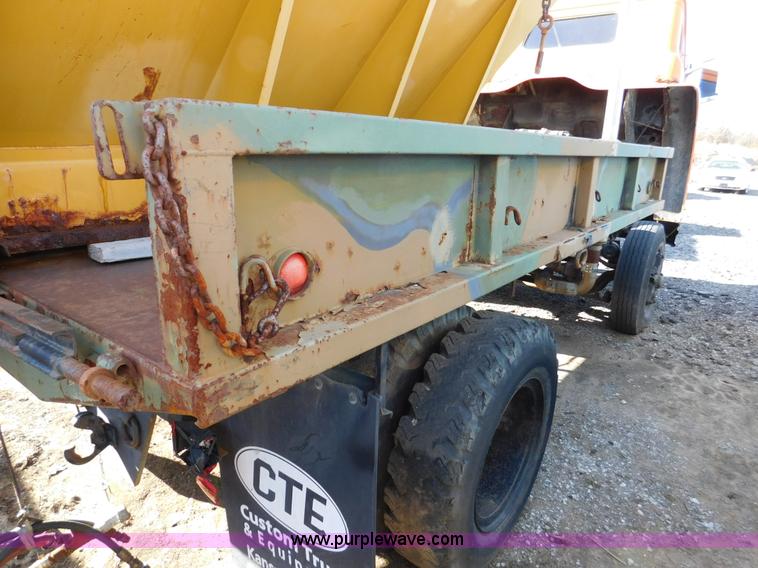 image for item K5418 1978 International Cargo Star B flatbed truck