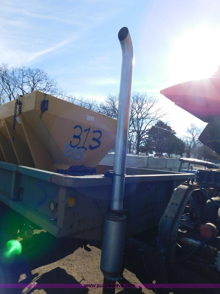 image for item K5418 1978 International Cargo Star B flatbed truck