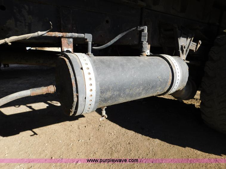 image for item K5418 1978 International Cargo Star B flatbed truck