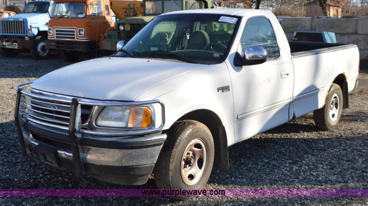 image for item K5422 1997 Ford F150 pickup truck