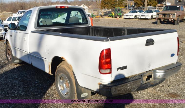 image for item K5422 1997 Ford F150 pickup truck