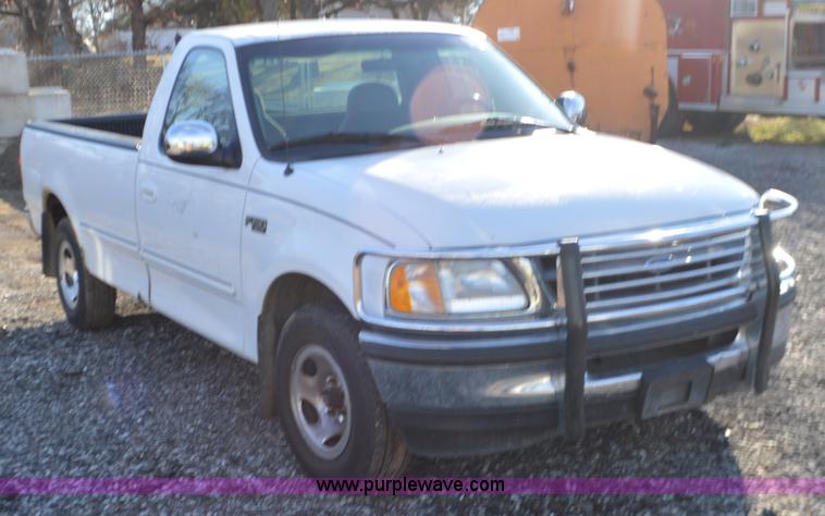 image for item K5422 1997 Ford F150 pickup truck