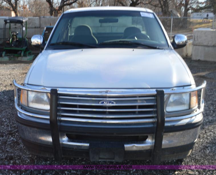 image for item K5422 1997 Ford F150 pickup truck