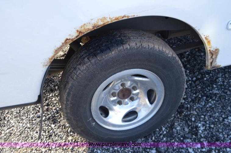 image for item K5422 1997 Ford F150 pickup truck