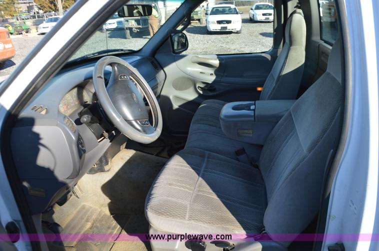 image for item K5422 1997 Ford F150 pickup truck