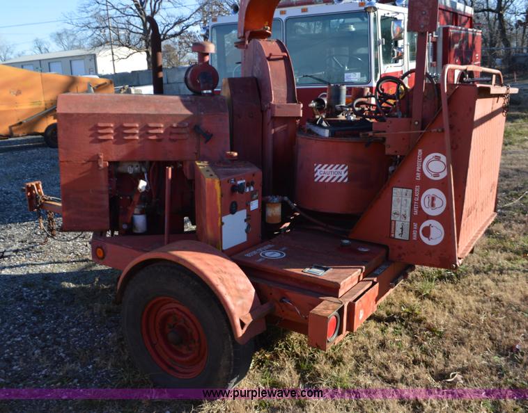 image for item K5425 Vermeer 1250 wood chipper