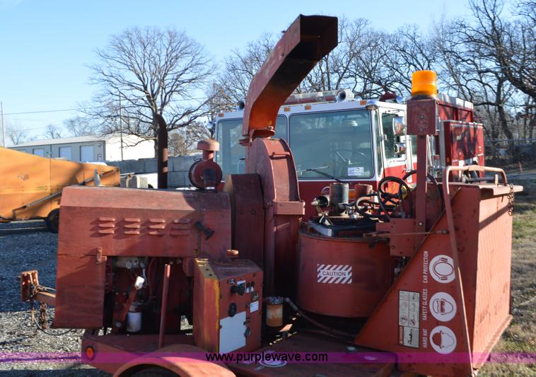 image for item K5425 Vermeer 1250 wood chipper