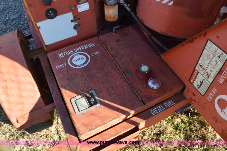 image for item K5425 Vermeer 1250 wood chipper