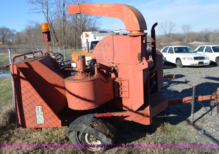 image for item K5425 Vermeer 1250 wood chipper