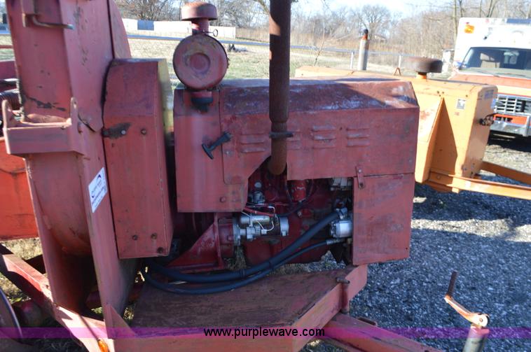 image for item K5425 Vermeer 1250 wood chipper