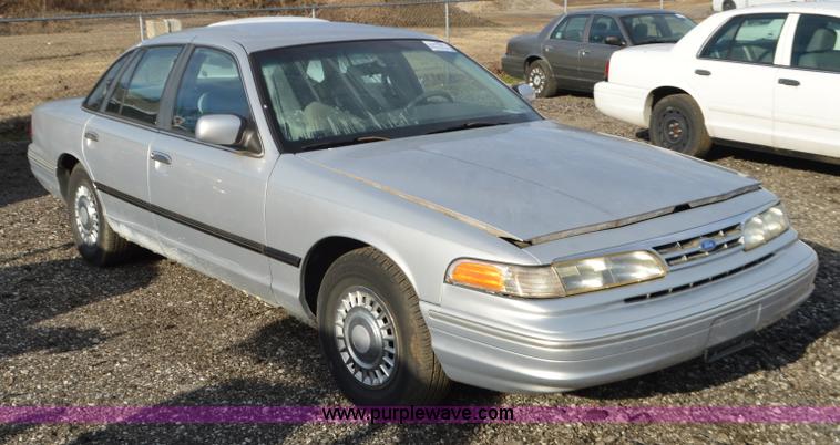 image for item K5429 1997 Ford Crown Victoria LX