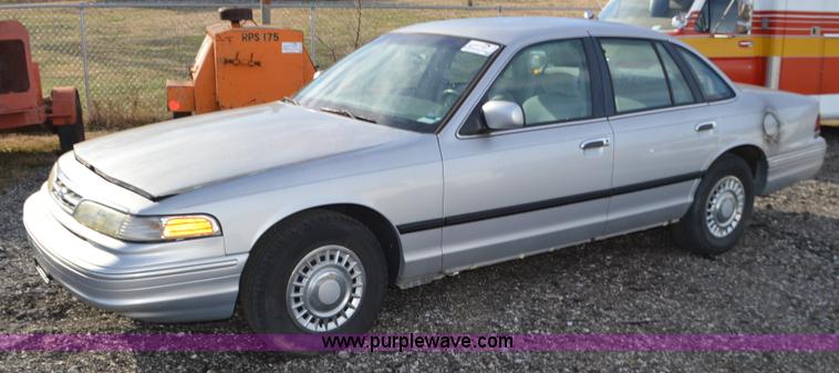 image for item K5429 1997 Ford Crown Victoria LX