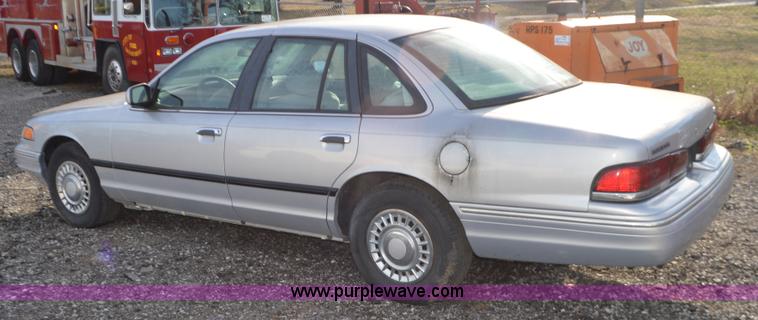 image for item K5429 1997 Ford Crown Victoria LX