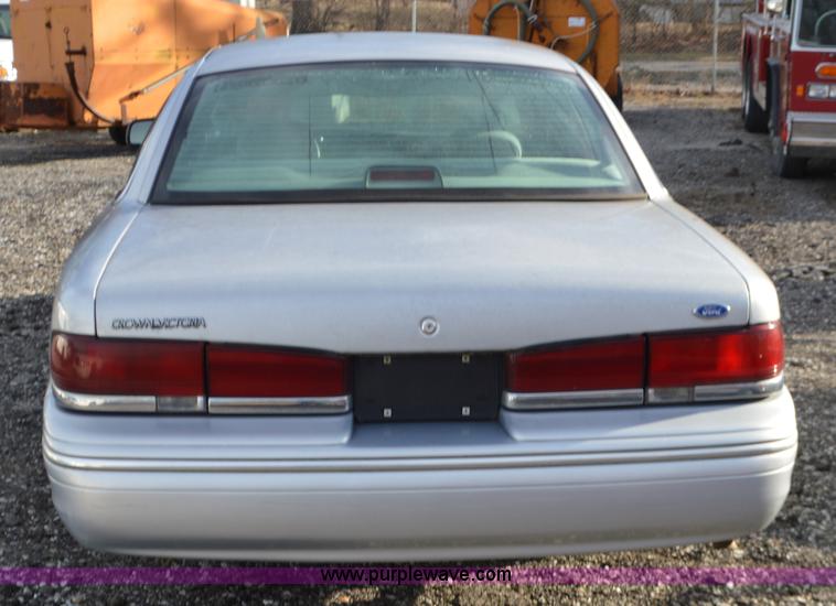 image for item K5429 1997 Ford Crown Victoria LX