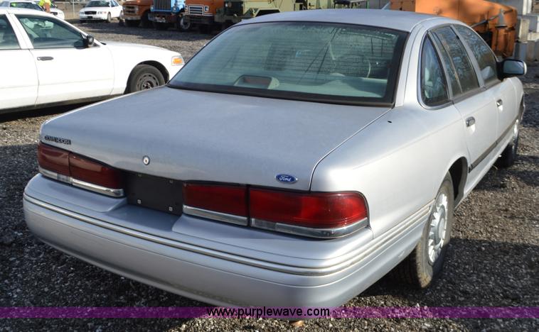 image for item K5429 1997 Ford Crown Victoria LX