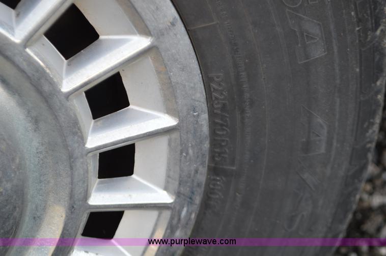 image for item K5429 1997 Ford Crown Victoria LX