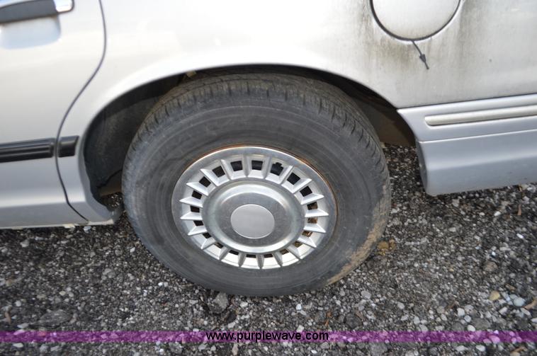 image for item K5429 1997 Ford Crown Victoria LX