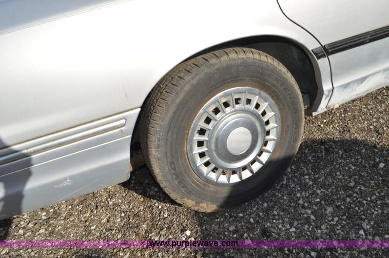 image for item K5429 1997 Ford Crown Victoria LX