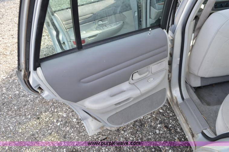 image for item K5429 1997 Ford Crown Victoria LX