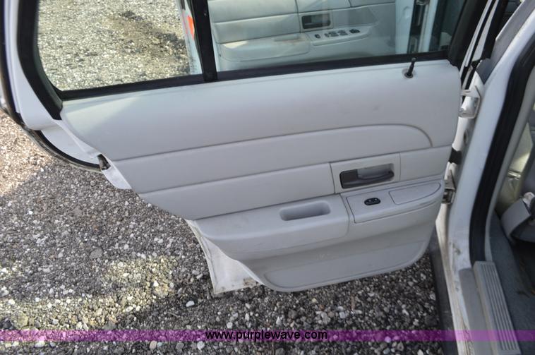 image for item K5431 2003 Ford Crown Victoria Police Interceptor