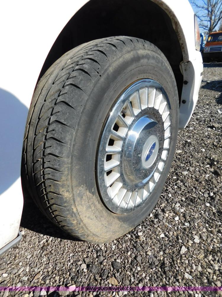 image for item K5434 2000 Ford Crown Victoria Police Interceptor