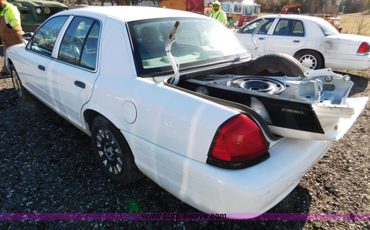 image for item K5435 2003 Ford Crown Victoria Police Interceptor
