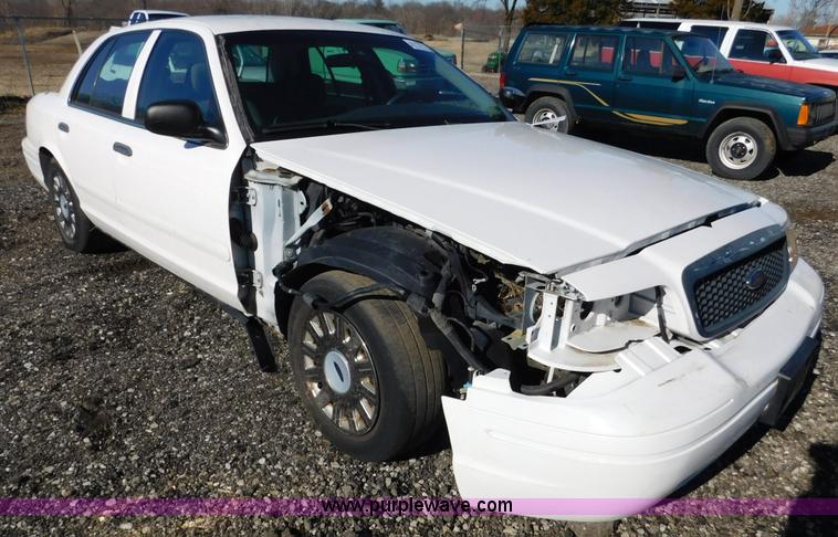 image for item K5435 2003 Ford Crown Victoria Police Interceptor
