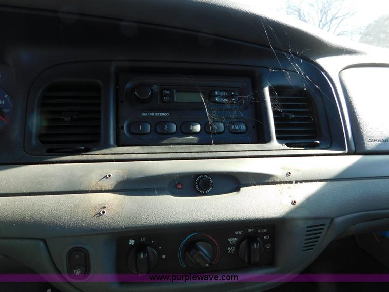image for item K5435 2003 Ford Crown Victoria Police Interceptor