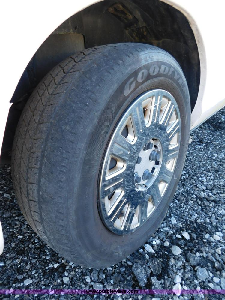 image for item K5435 2003 Ford Crown Victoria Police Interceptor