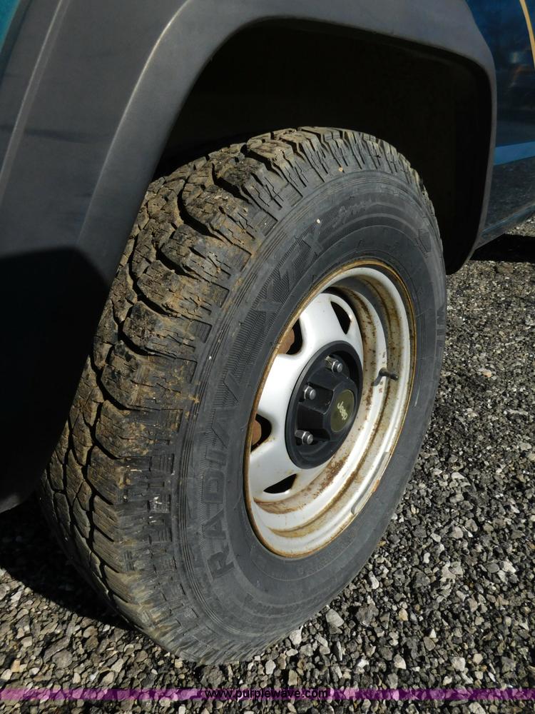 image for item K5437 1996 Jeep Cherokee SUV