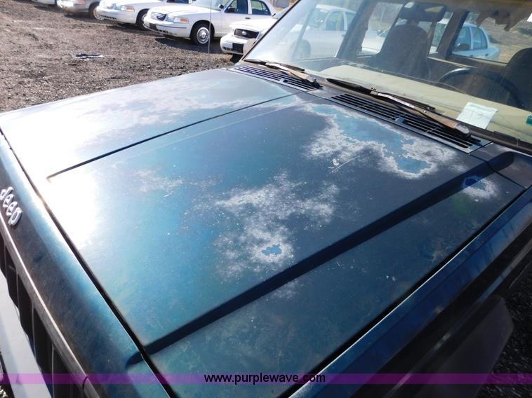 image for item K5437 1996 Jeep Cherokee SUV