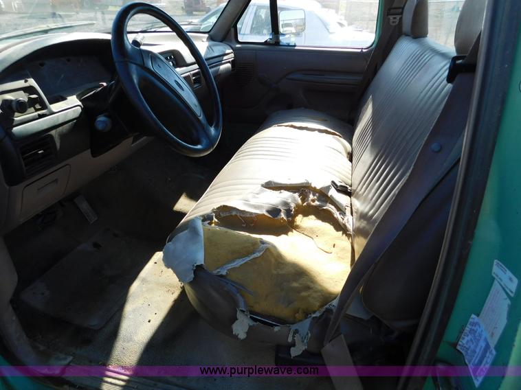 image for item K5438 1992 Ford F250 pickup truck