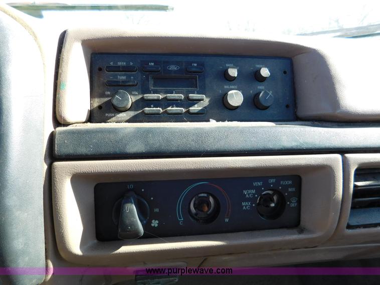 image for item K5438 1992 Ford F250 pickup truck