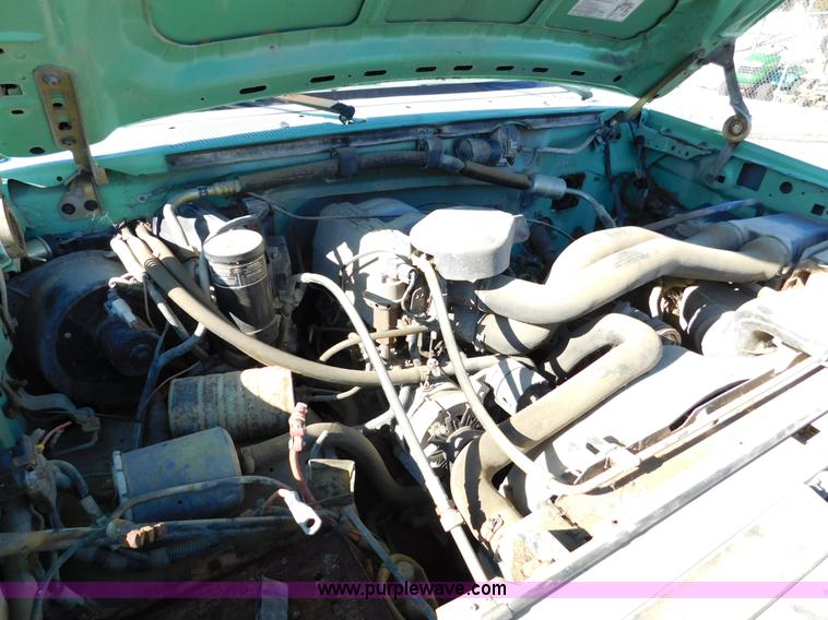 image for item K5438 1992 Ford F250 pickup truck