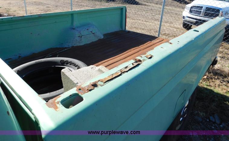 image for item K5438 1992 Ford F250 pickup truck