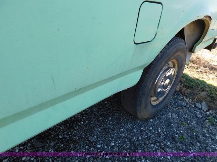 image for item K5438 1992 Ford F250 pickup truck