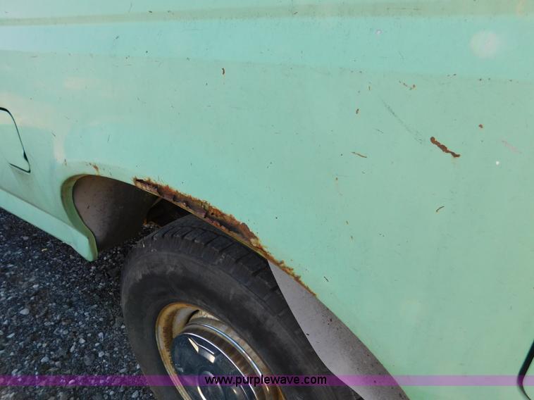 image for item K5438 1992 Ford F250 pickup truck