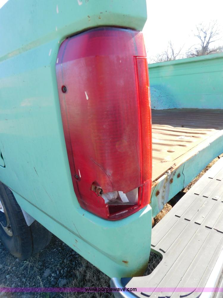 image for item K5438 1992 Ford F250 pickup truck