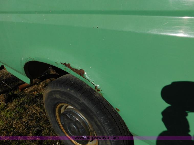 image for item K5438 1992 Ford F250 pickup truck